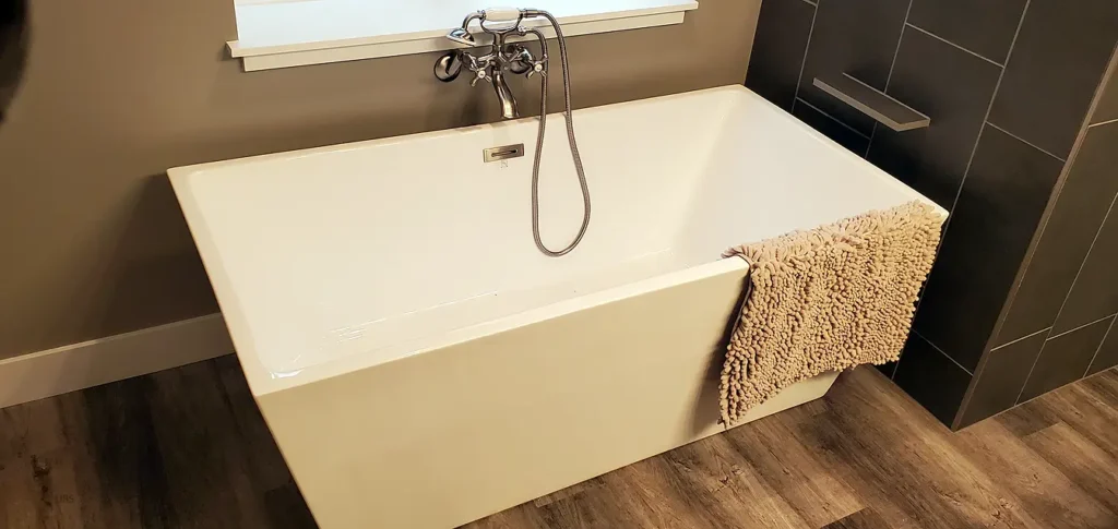 Eagle Mountain Utah Basement Finishing- custom free standing tub